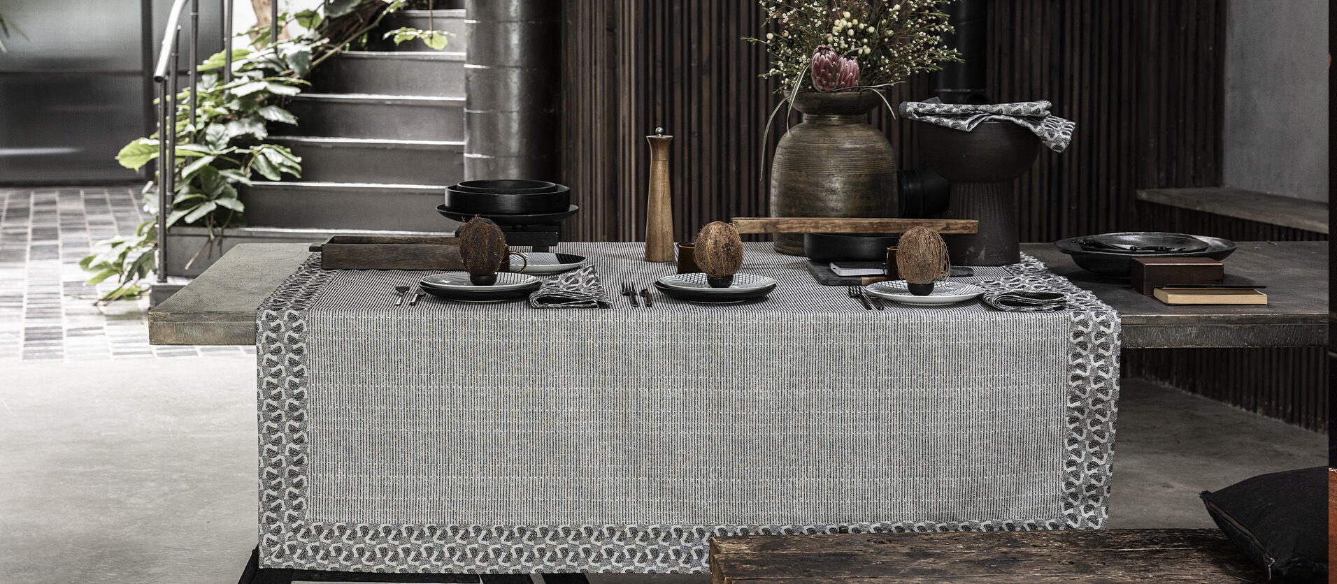 nappe empreintes gris