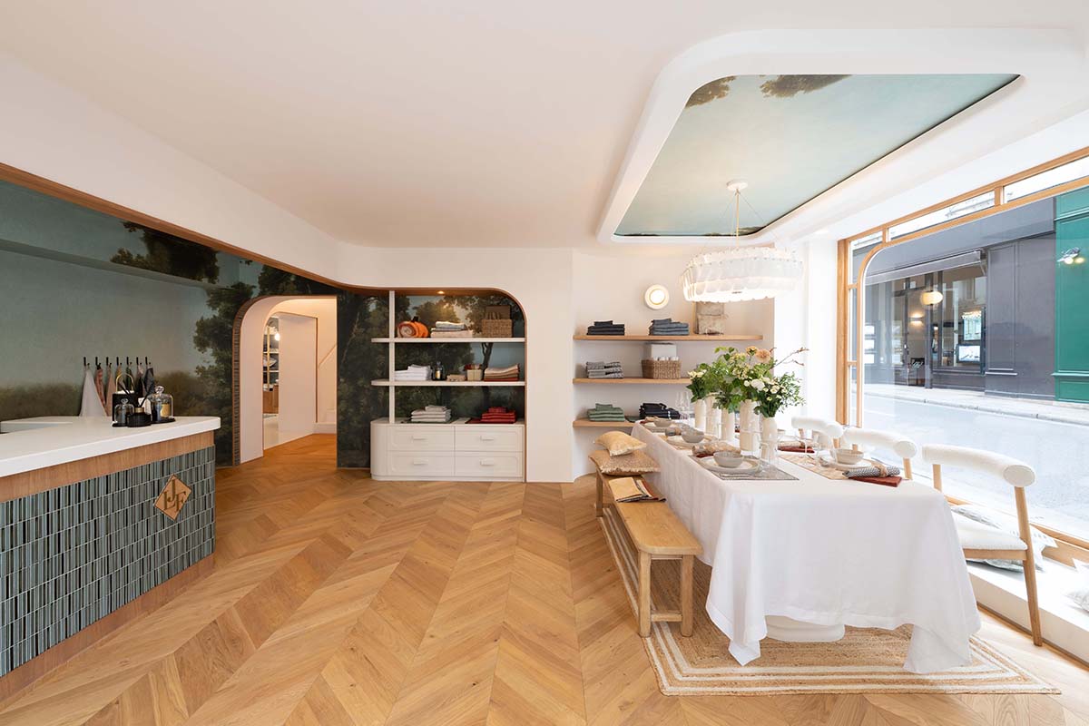 Interior de una boutique Le Jacquard Français